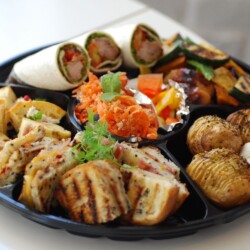 オードブル<br />
2人前 3,456円<br />
3人前 5,184円<br />
4人前 6,912円<br />
5人前 8,640円<br />
6人前 10,368円<br /> オードブル